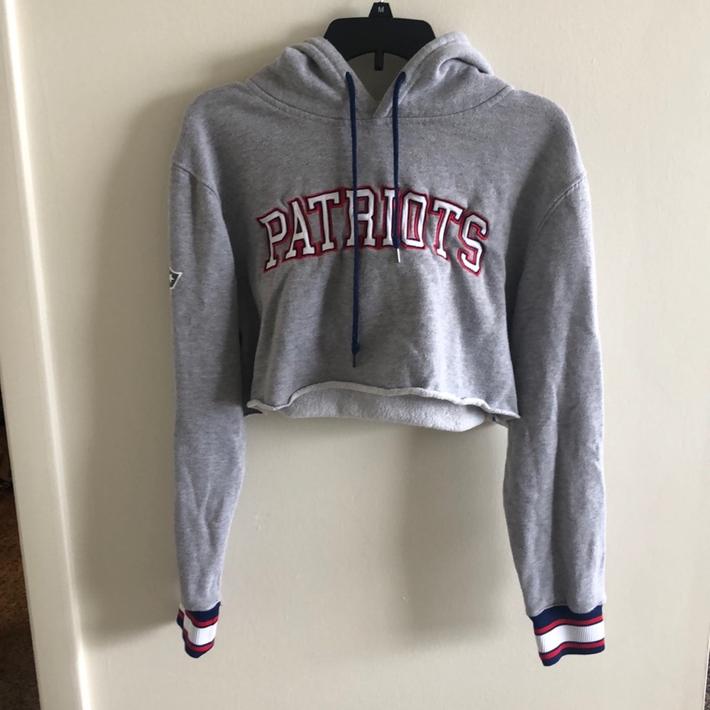 NFL Patriots Cropped Hoodie (Vintage & Authentic)